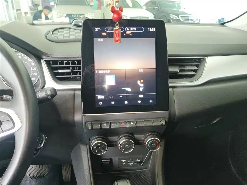 Renault Kaptur — фото 15