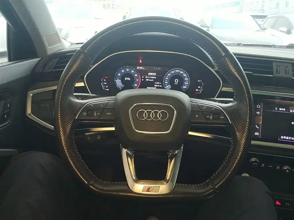 Audi Q3 Sportback — фото 6