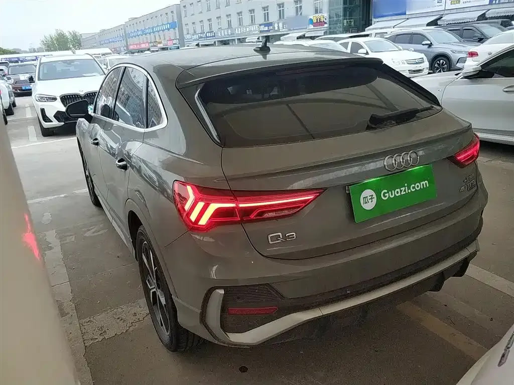 Audi Q3 Sportback — фото 11