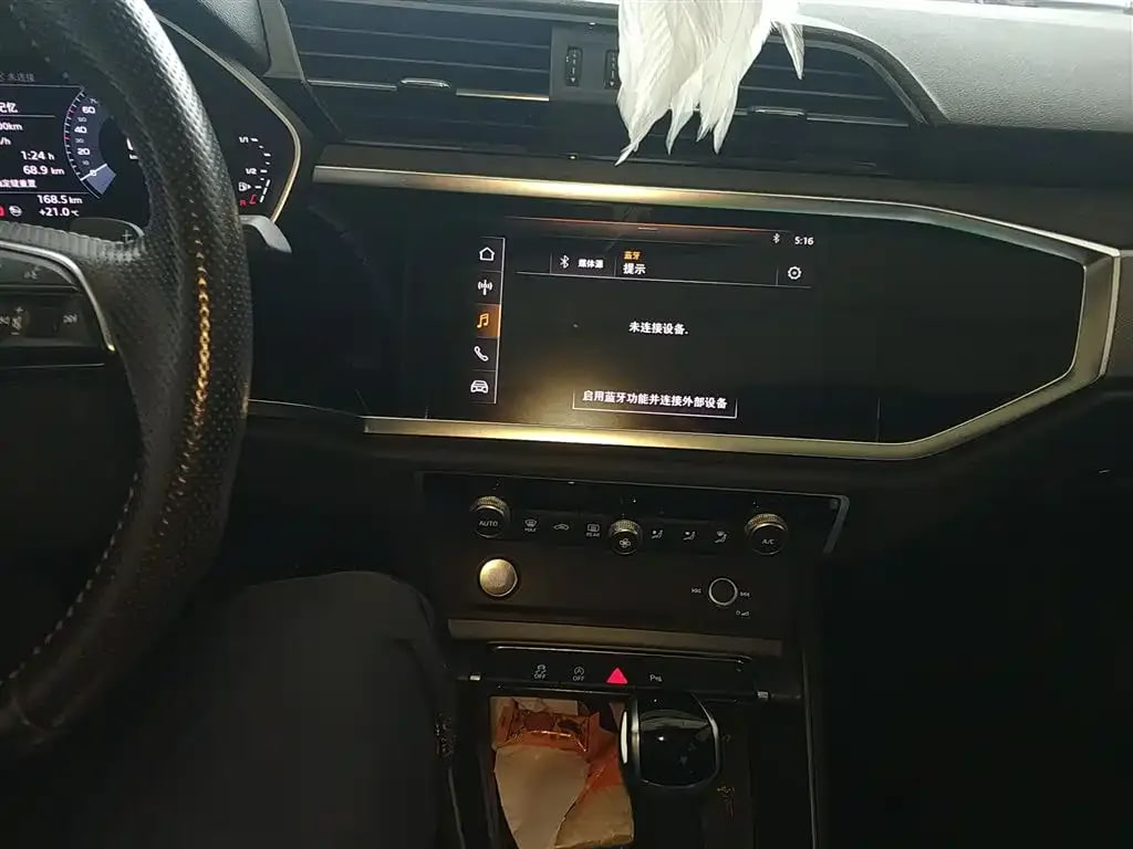 Audi Q3 Sportback — фото 15