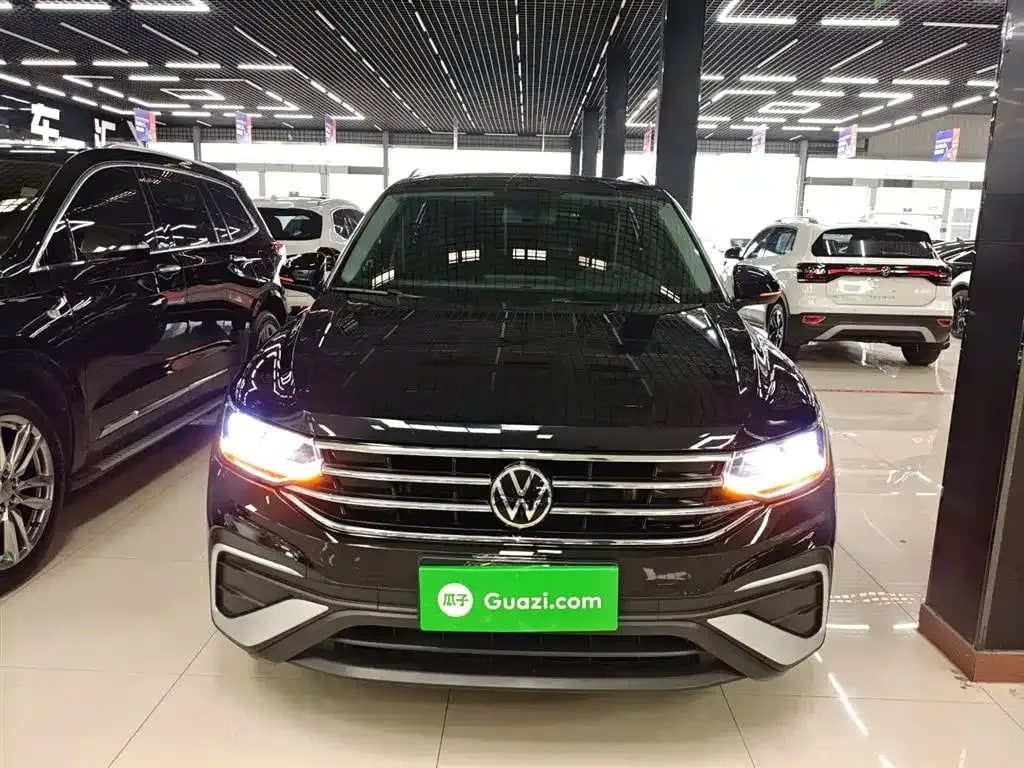 Volkswagen Tiguan L — фото 6