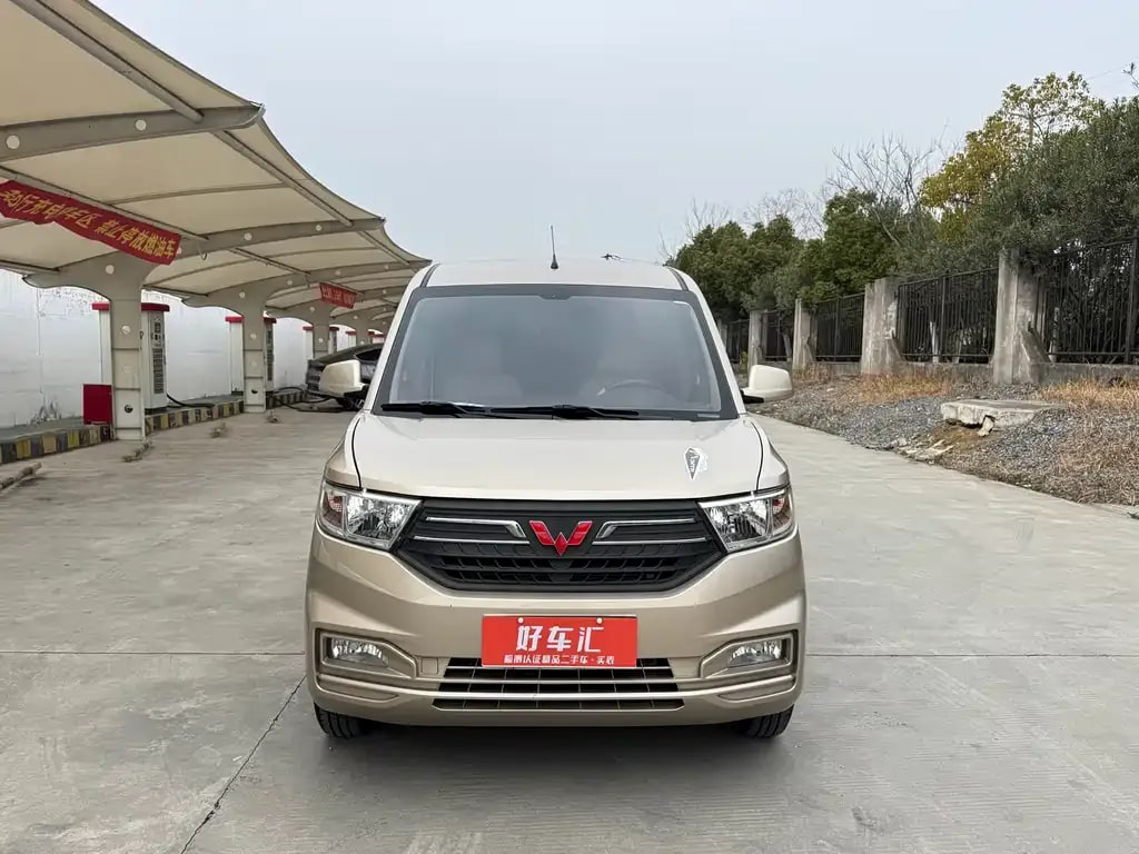 Wuling Hong Guang V — фото 2