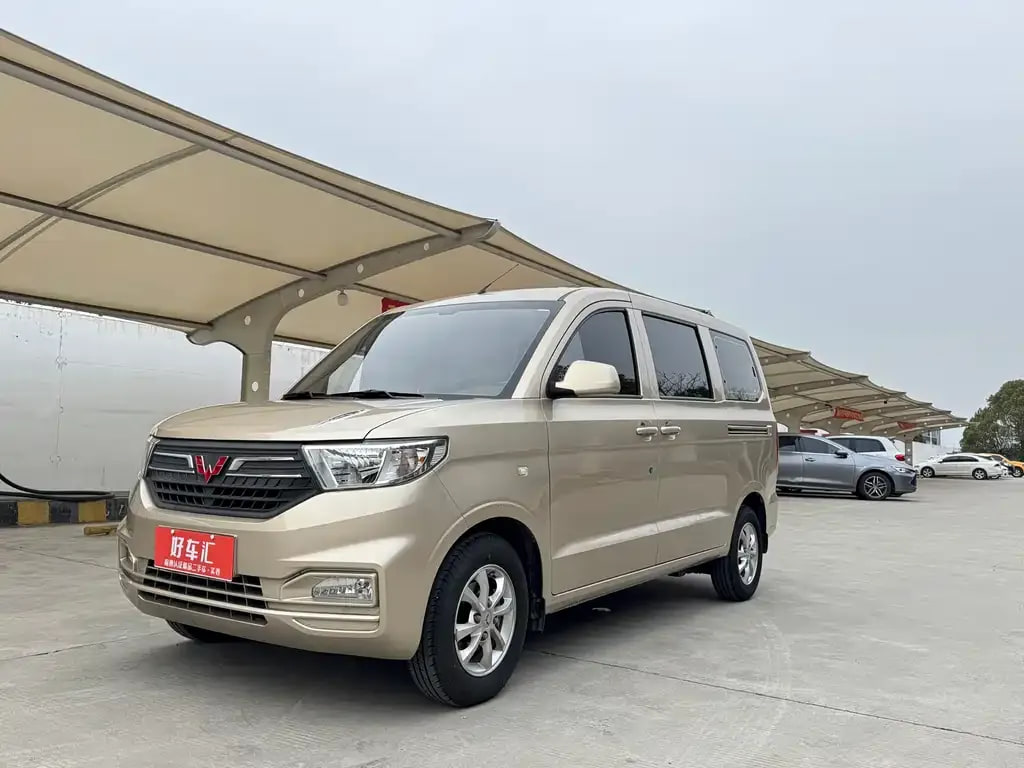 Wuling Hong Guang V — фото 3