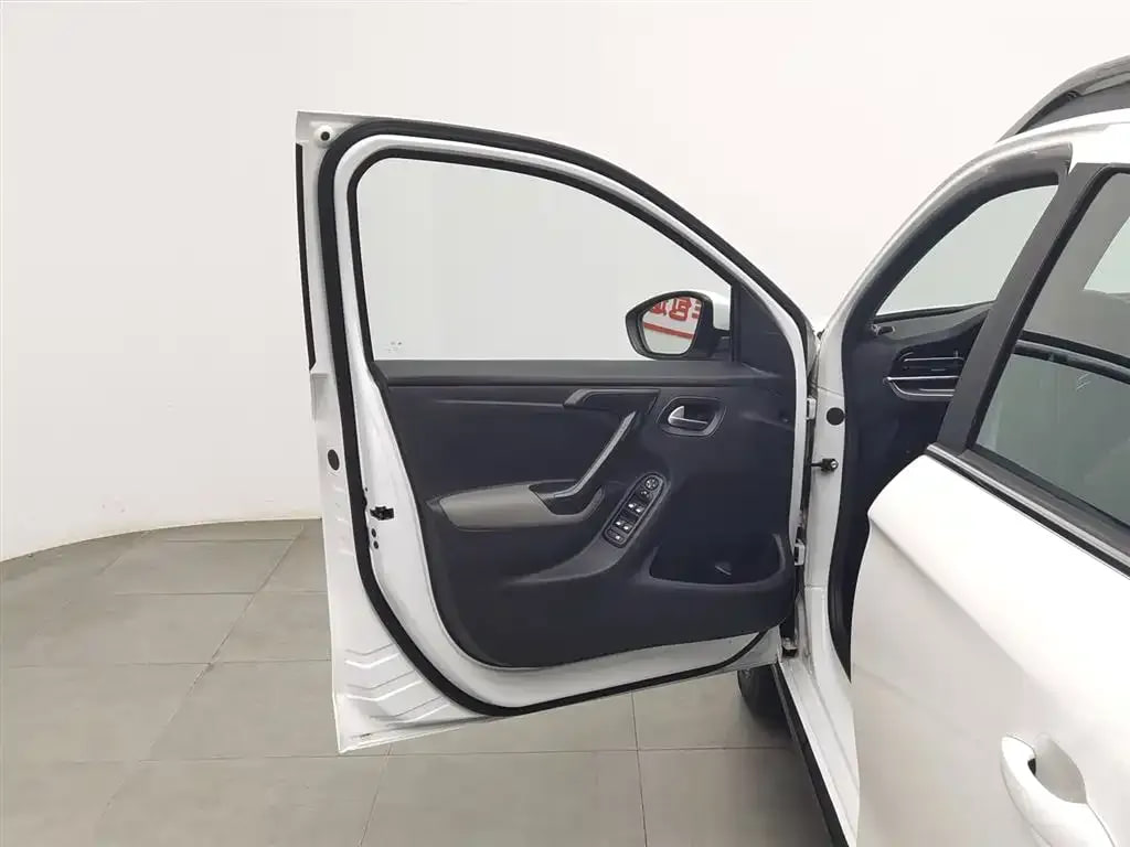 Citroen Xue Tie Long C3-XR — фото 3