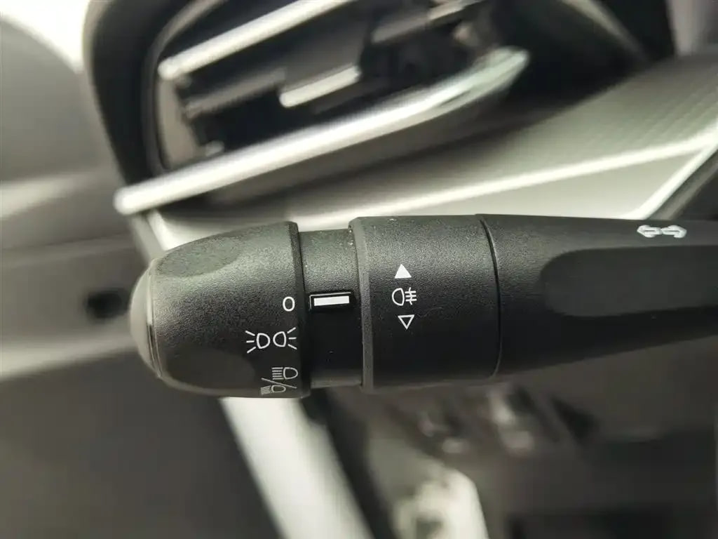 Citroen Xue Tie Long C3-XR — фото 8