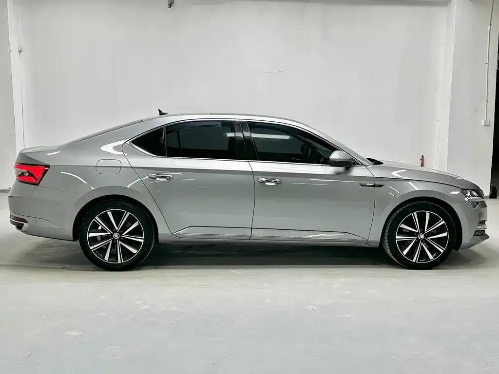 Skoda Superb — фото 2