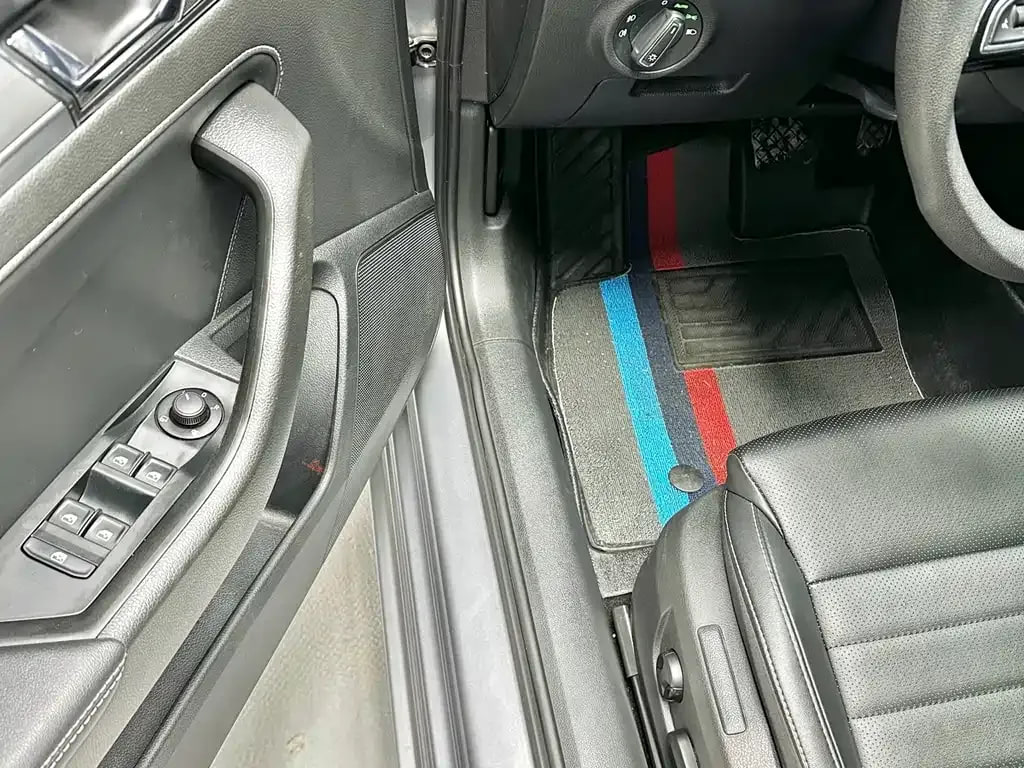 Skoda Superb — фото 11