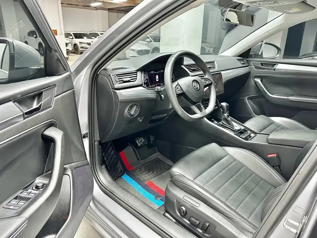 Skoda Superb — фото 15
