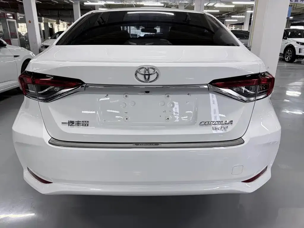 Toyota Corolla — фото 9