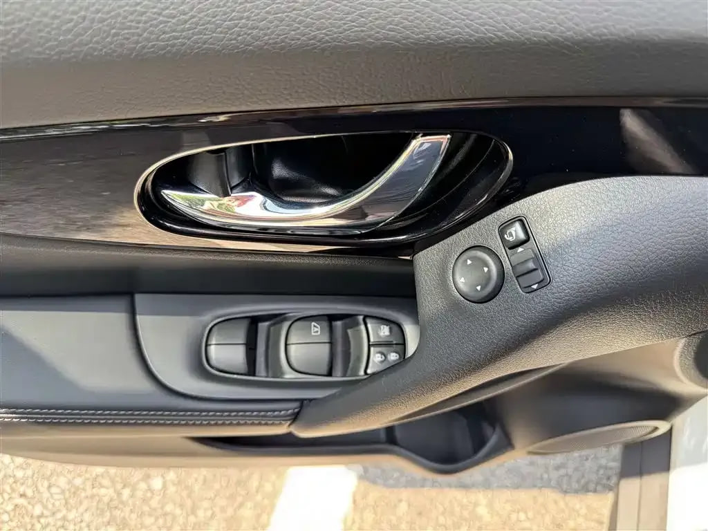 Nissan X-Trail — фото 11