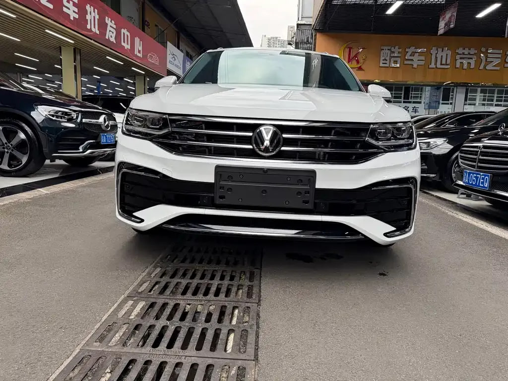 Volkswagen Tiguan L — фото 2