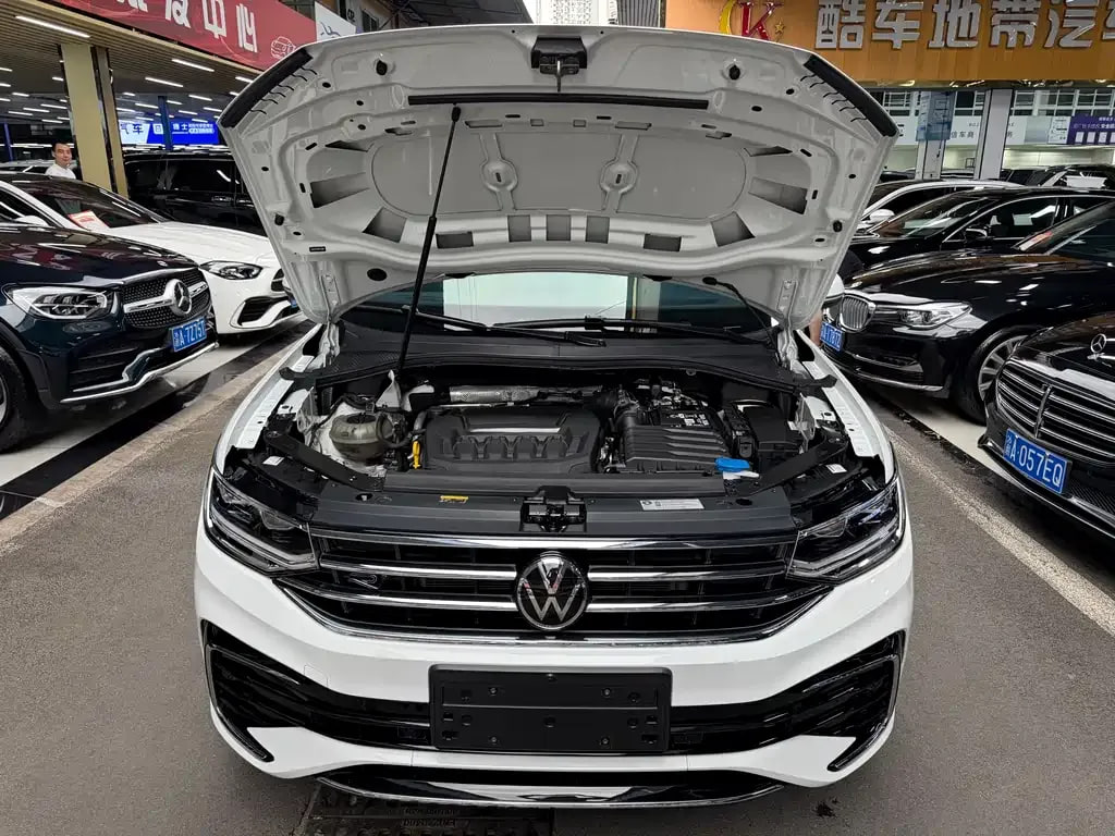 Volkswagen Tiguan L — фото 11
