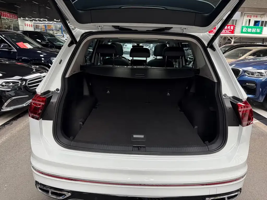 Volkswagen Tiguan L — фото 13