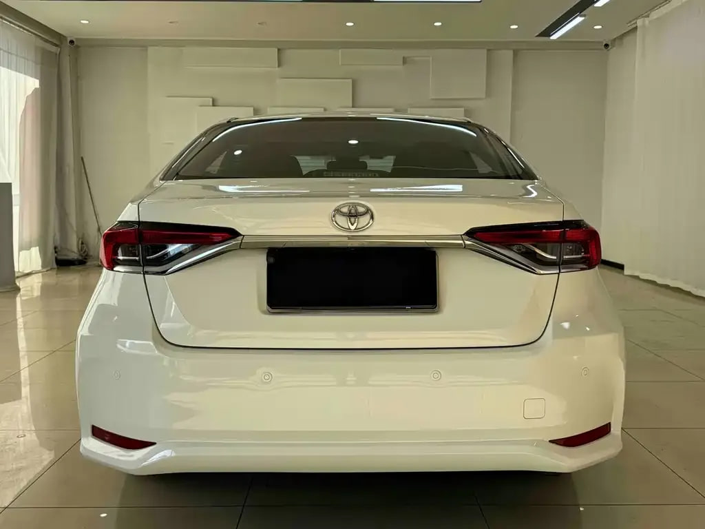 Toyota Corolla — фото 15
