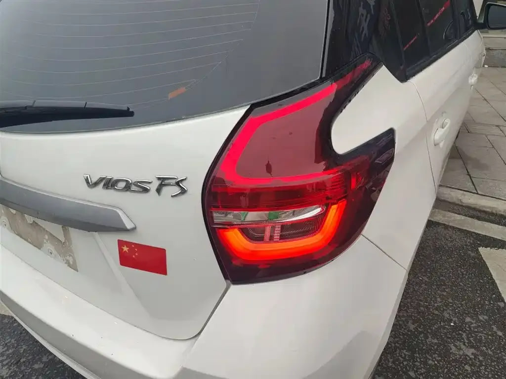Toyota Vios — фото 3