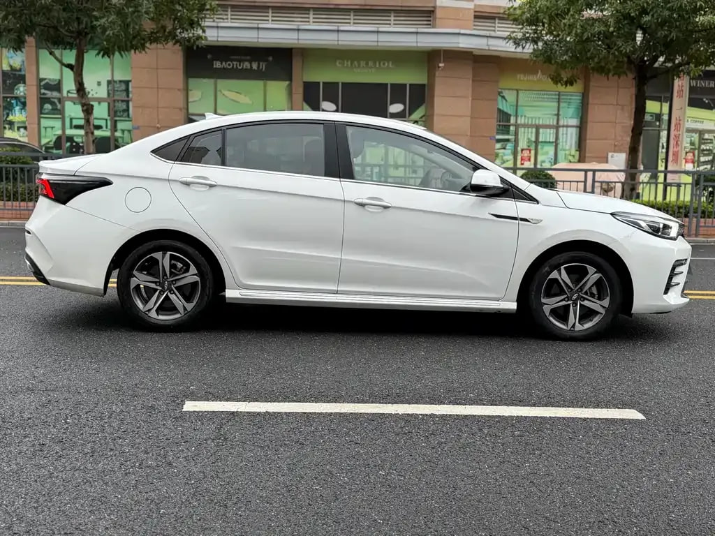 Chery Arrizo 5 Plus — фото 11