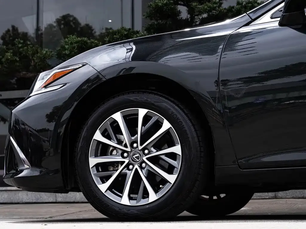 Lexus ES — фото 12