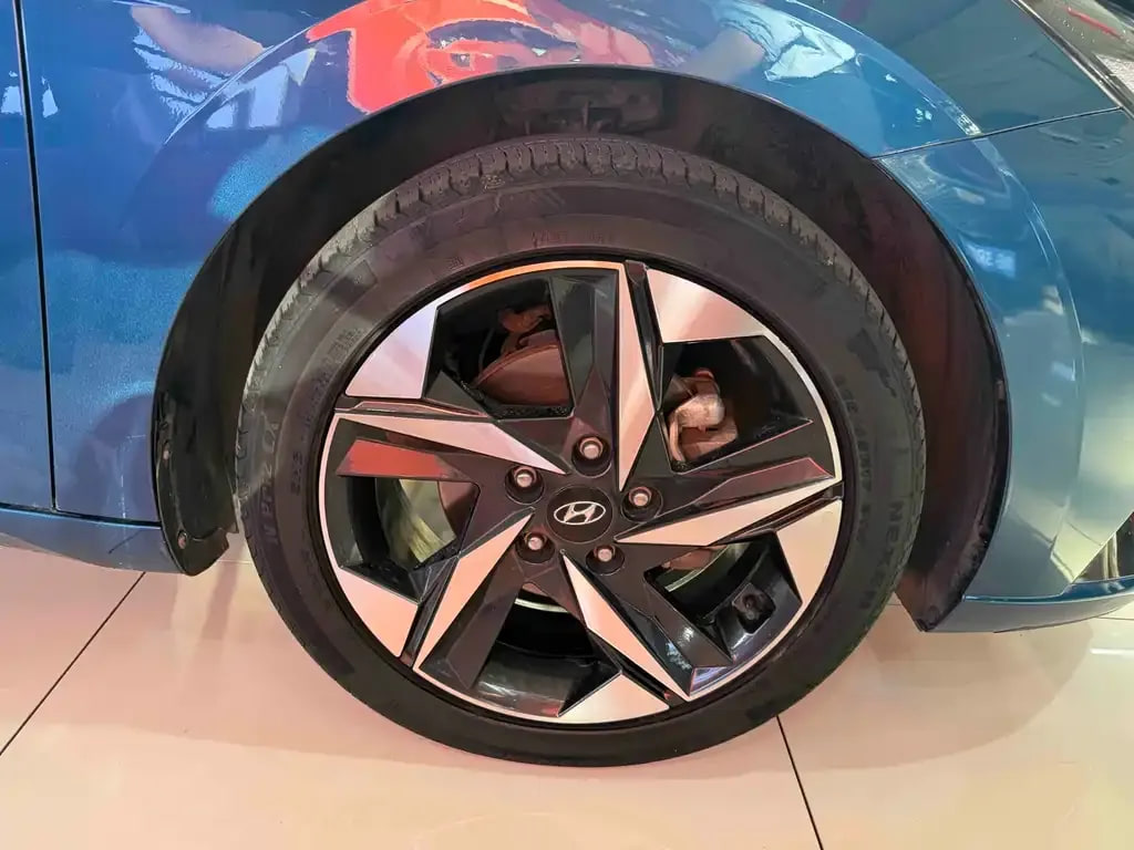 Hyundai Elantra — фото 10