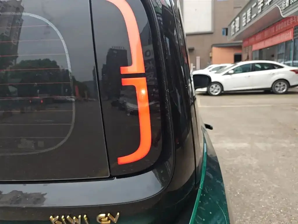 Baojun KiWi EV — фото 13