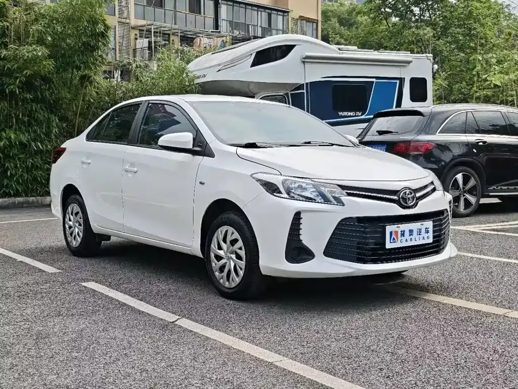 Toyota Vios — фото 7