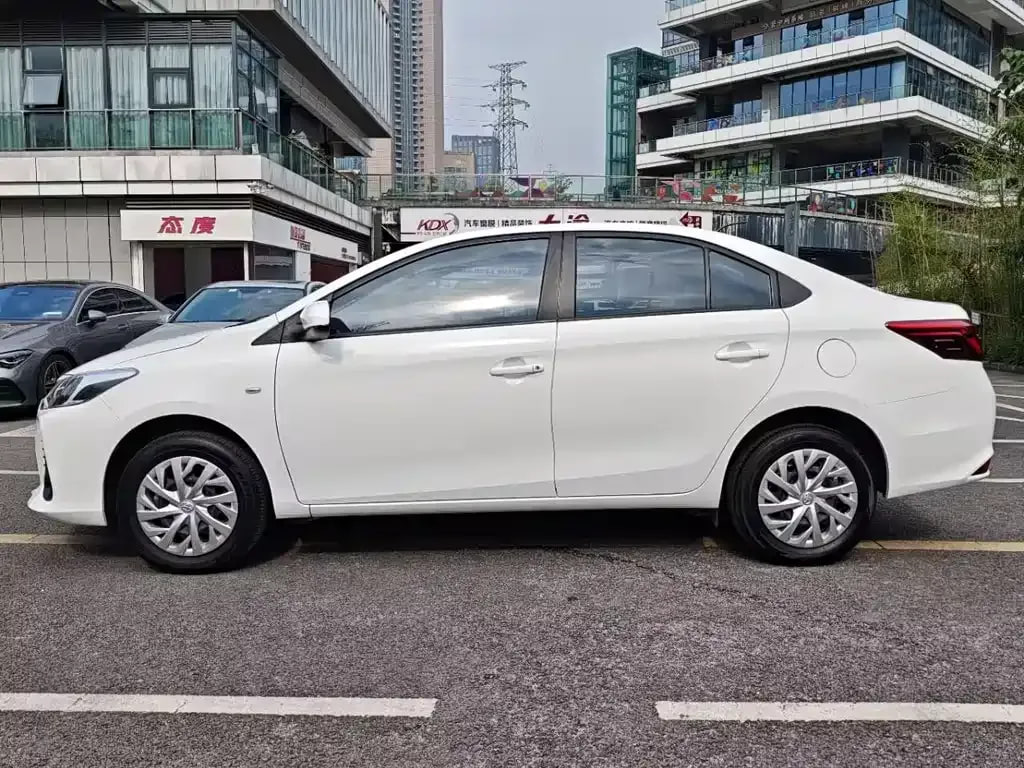Toyota Vios — фото 13