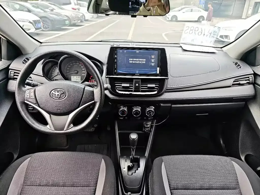 Toyota Vios — фото 15