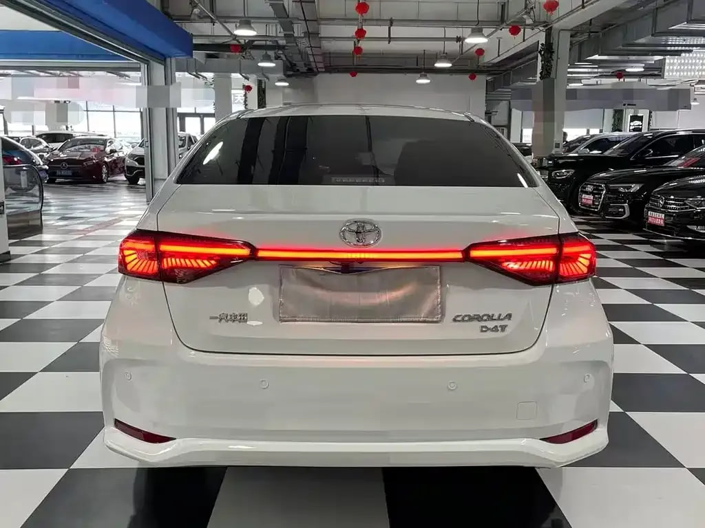 Toyota Corolla — фото 2