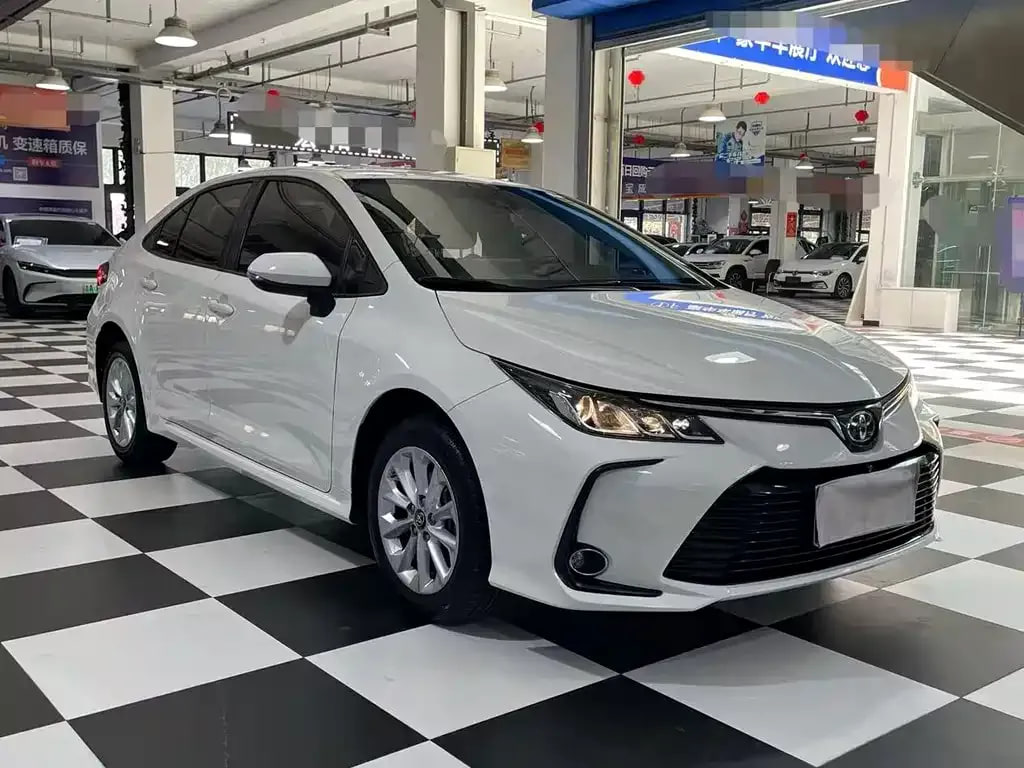 Toyota Corolla — фото 5
