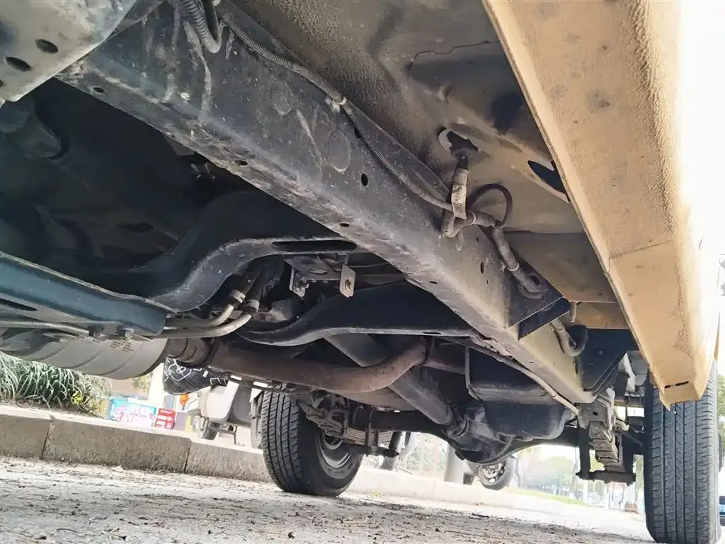 Isuzu T17 — фото 10