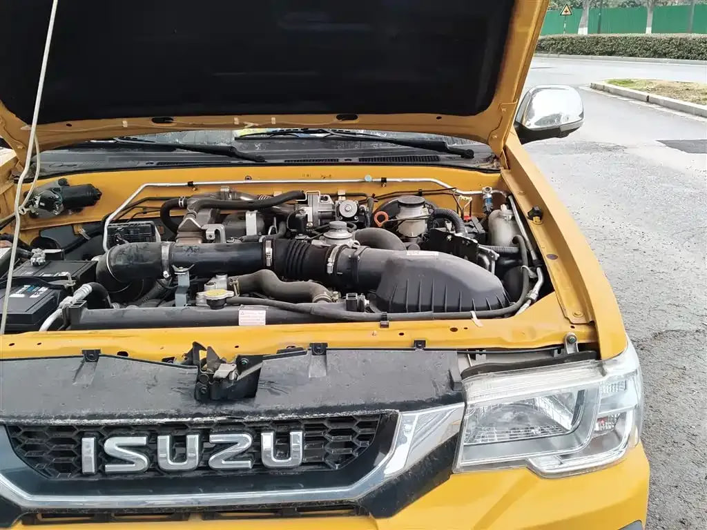 Isuzu T17 — фото 12
