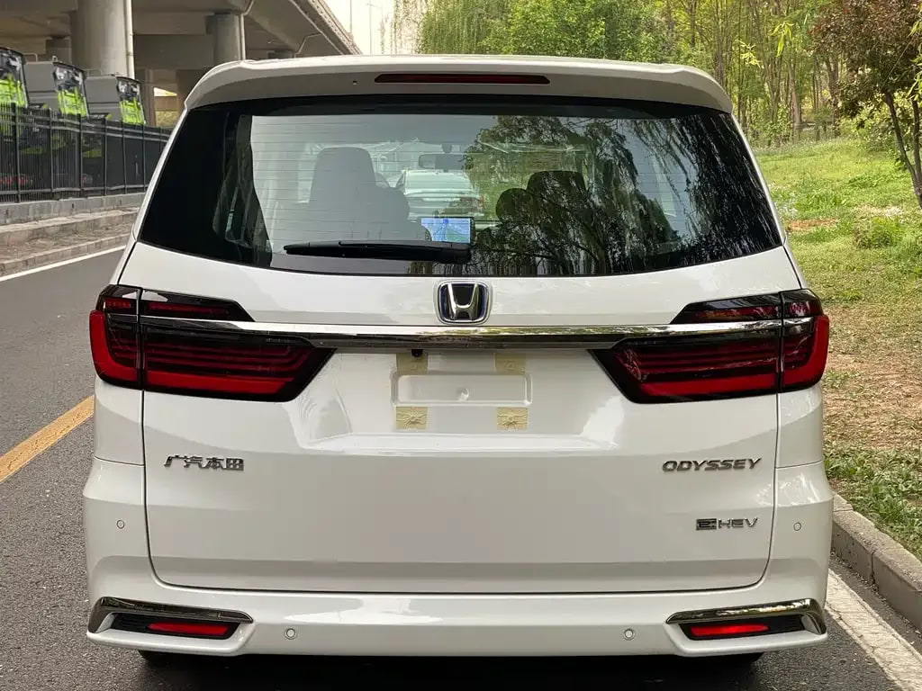 Honda Odyssey — фото 15