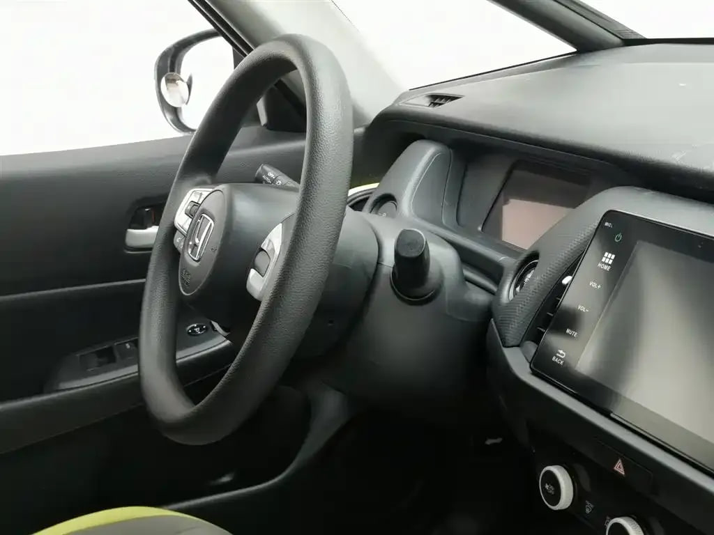 Honda Fit — фото 10