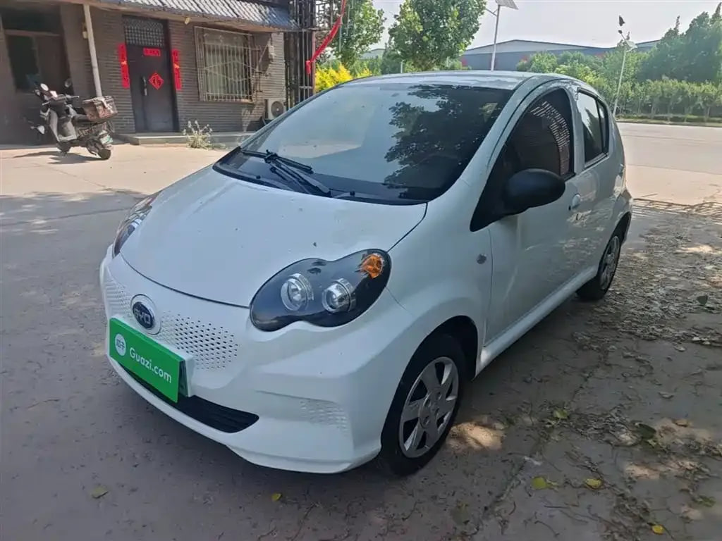 BYD e1