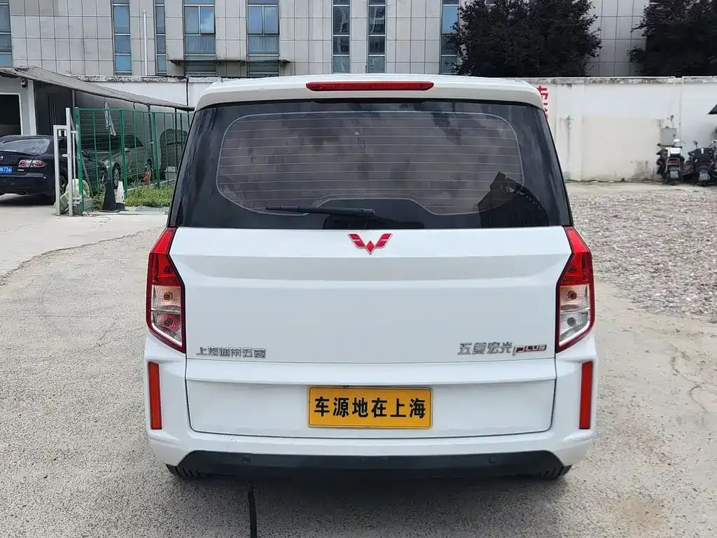 Wuling Hongguang Plus — фото 4