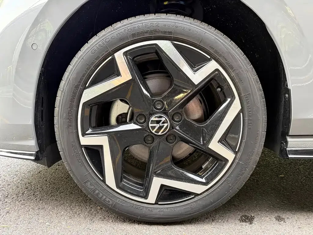 Volkswagen Golf — фото 14