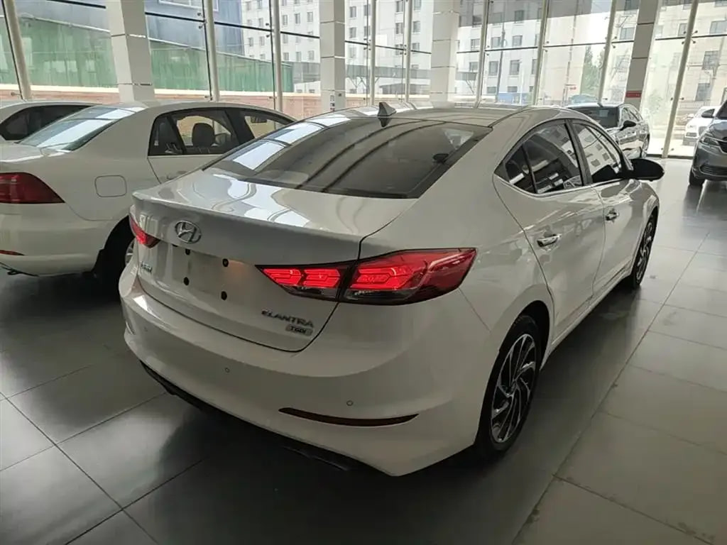 Hyundai Celesta — фото 4