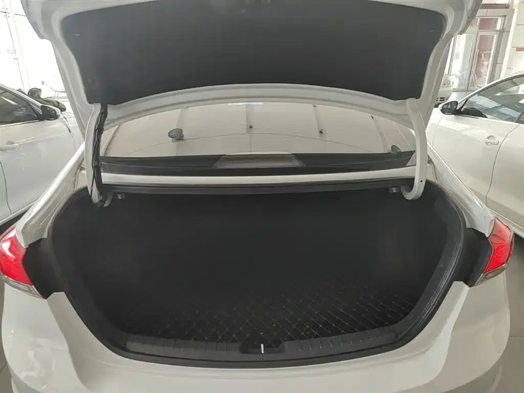 Hyundai Celesta — фото 13