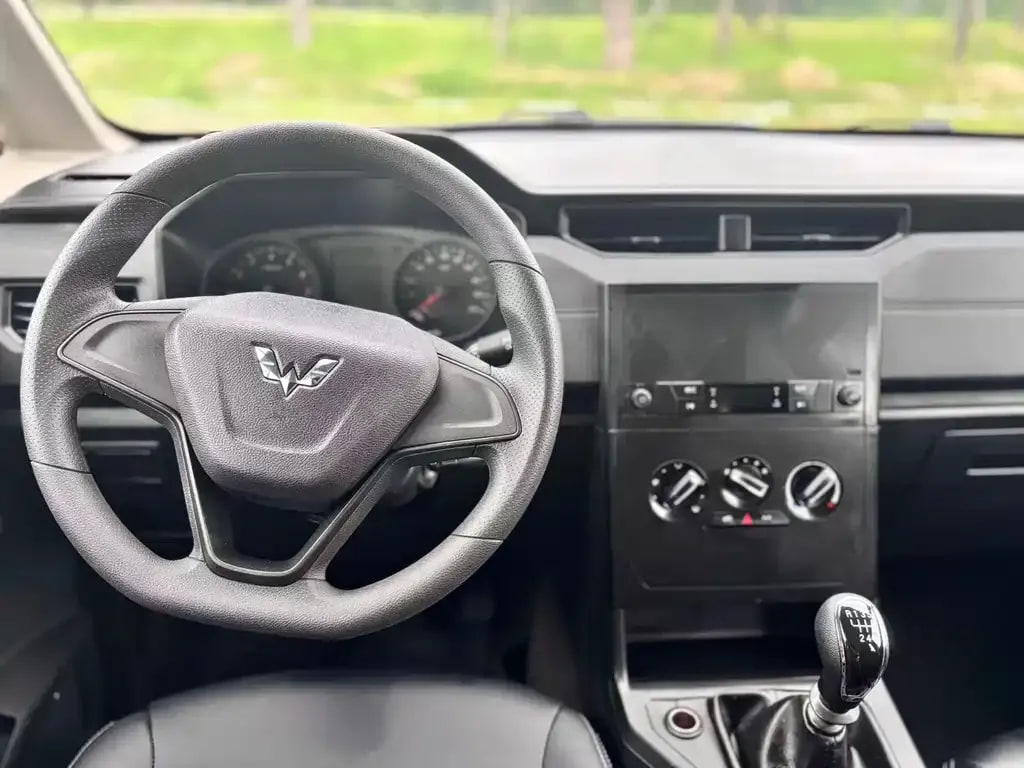Wuling Hongguang Plus — фото 13