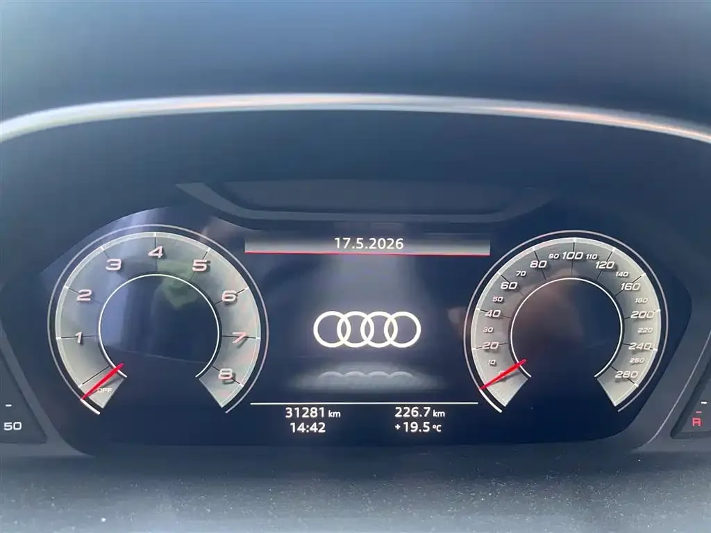 Audi Q3 — фото 10