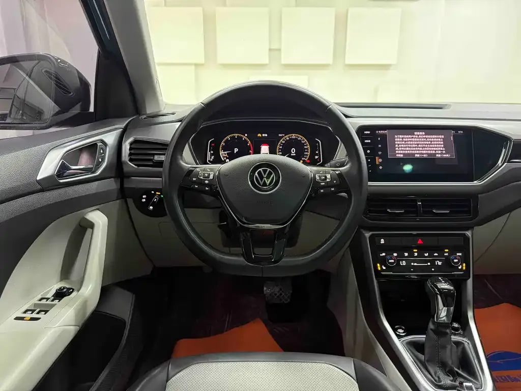 Volkswagen T-Cross — фото 11
