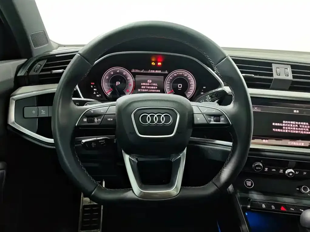 Audi Q3 — фото 10