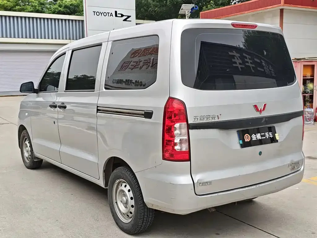 Wuling Hong Guang V — фото 2