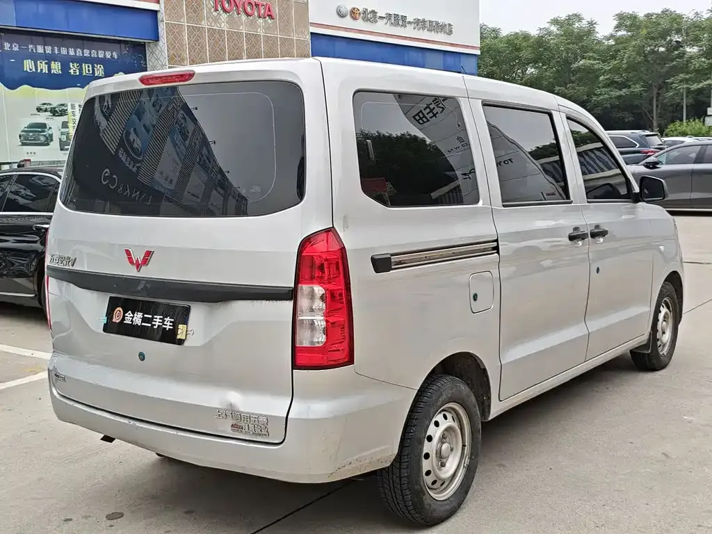 Wuling Hong Guang V — фото 7