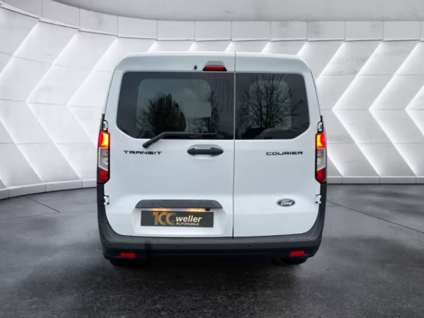 Ford Transit Courier — фото 4
