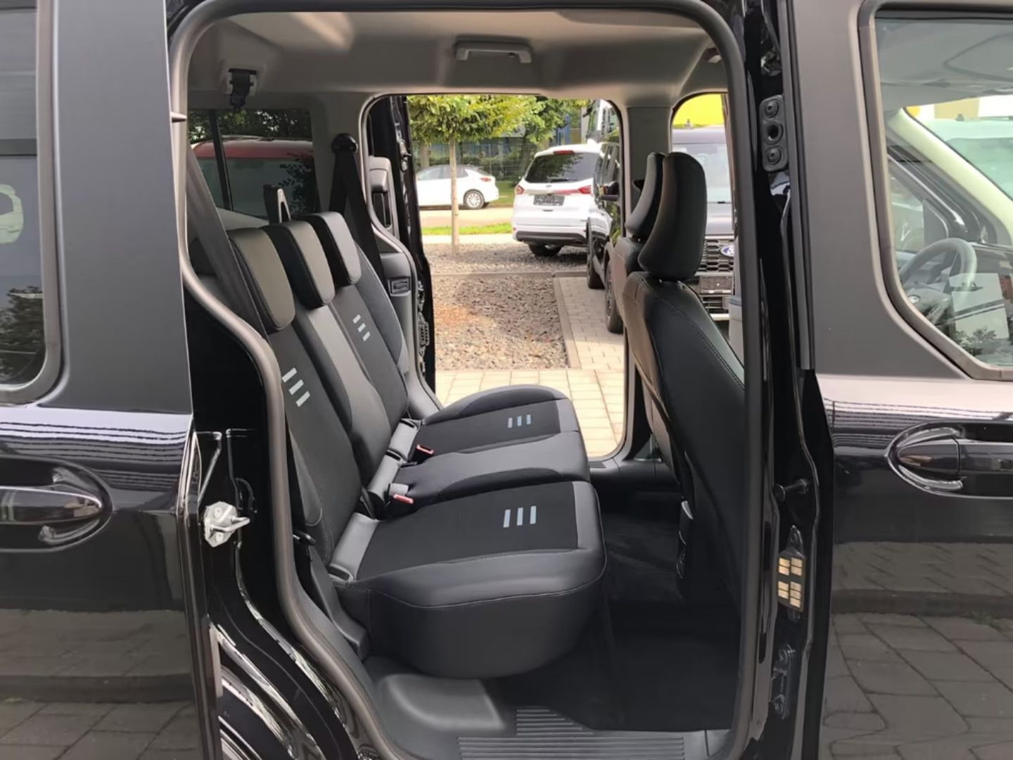 Ford Tourneo Courier — фото 8
