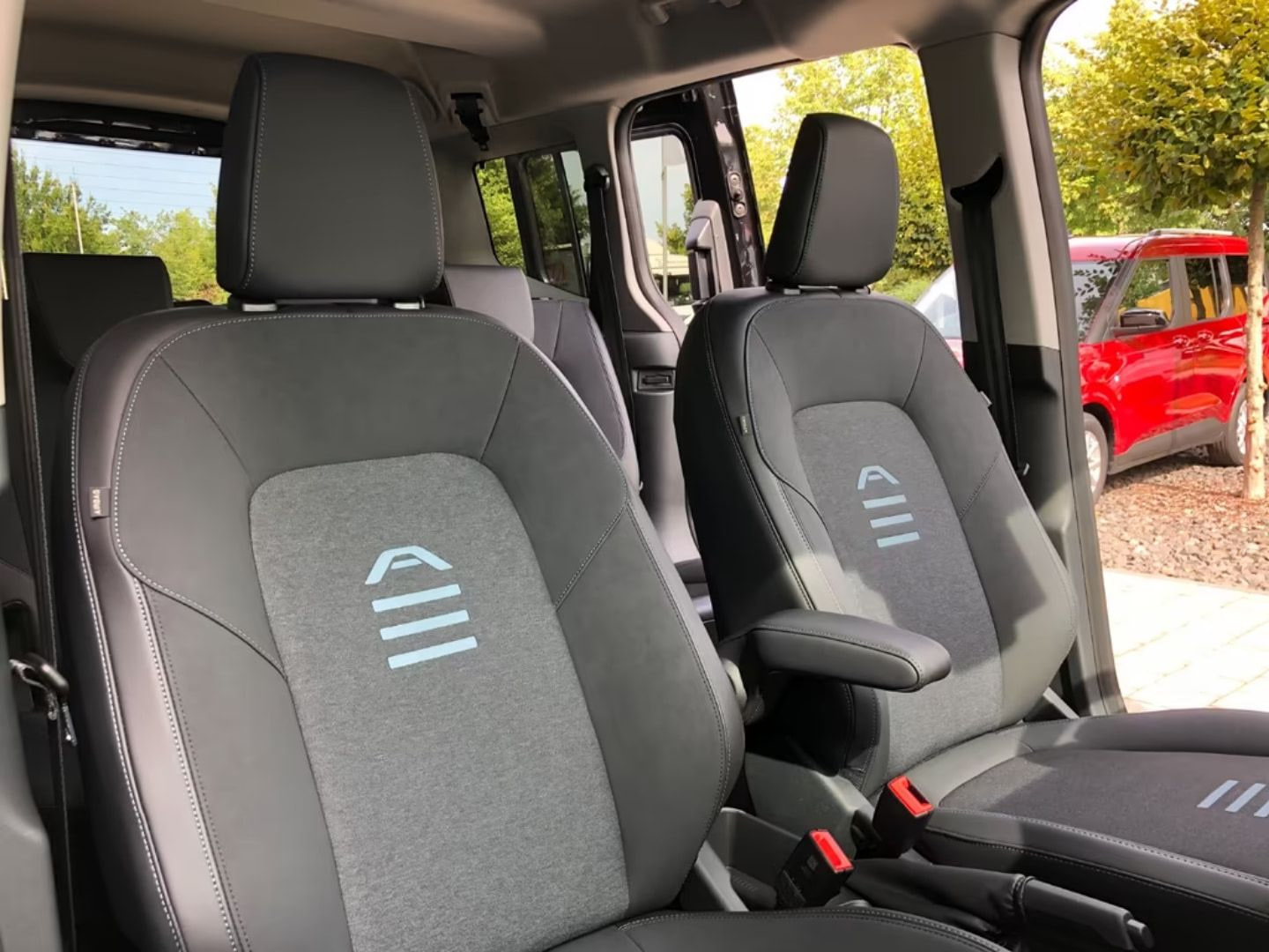 Ford Tourneo Courier — фото 10