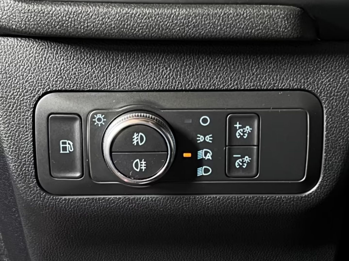Ford Kuga — фото 13