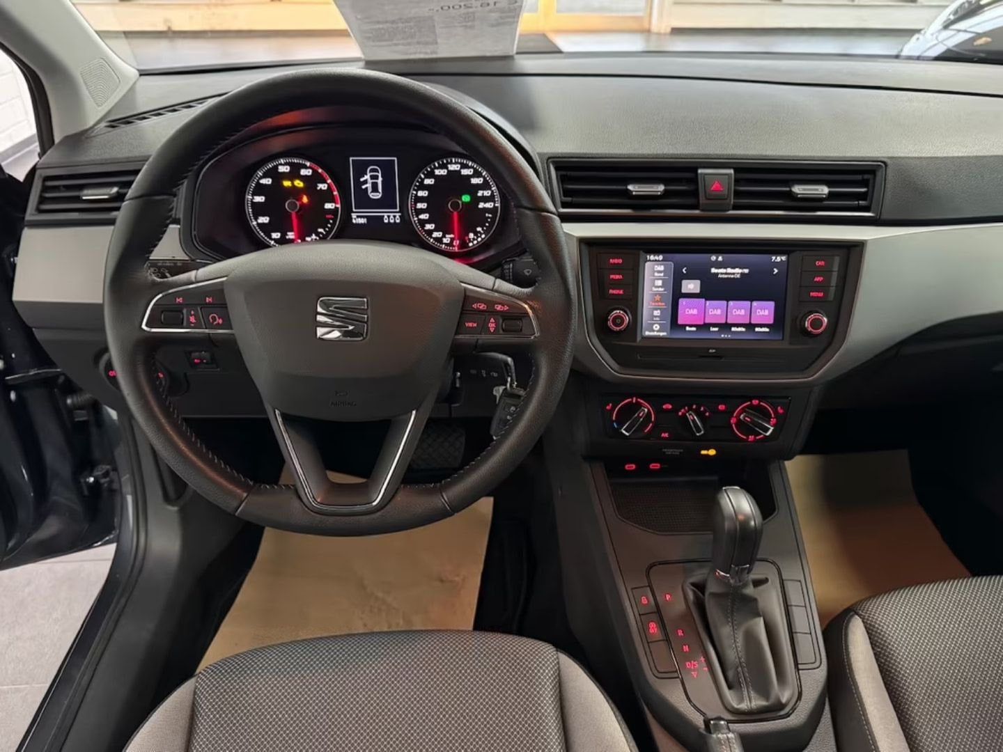 Seat Ibiza — фото 10