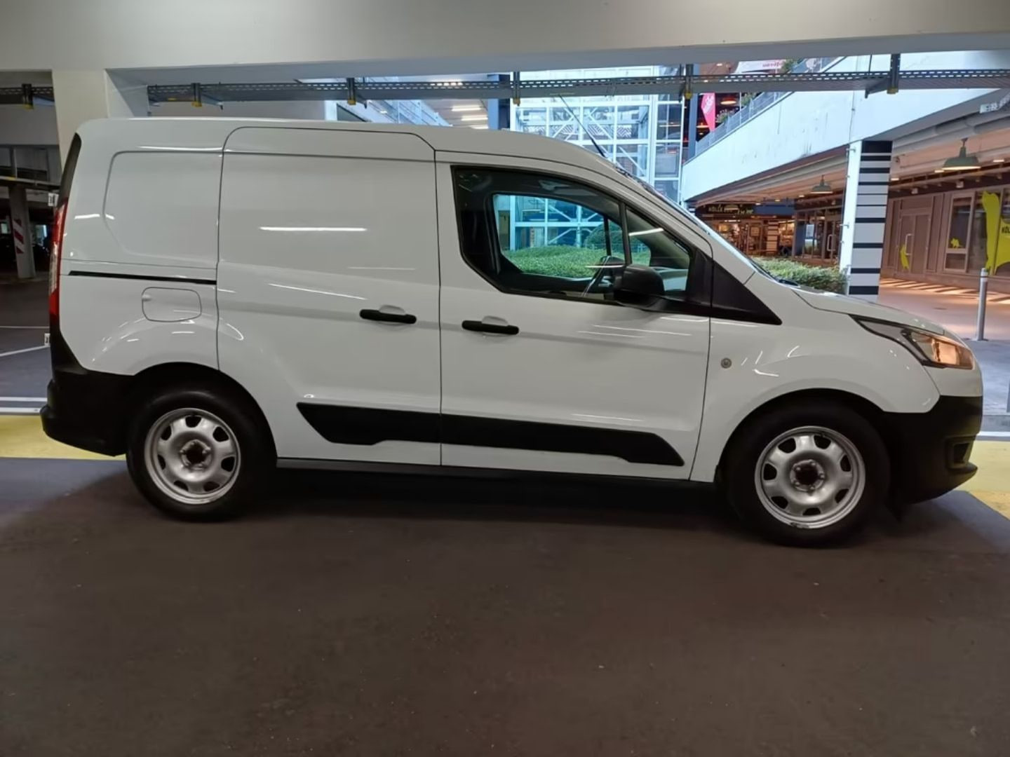 Ford Transit Connect — фото 3