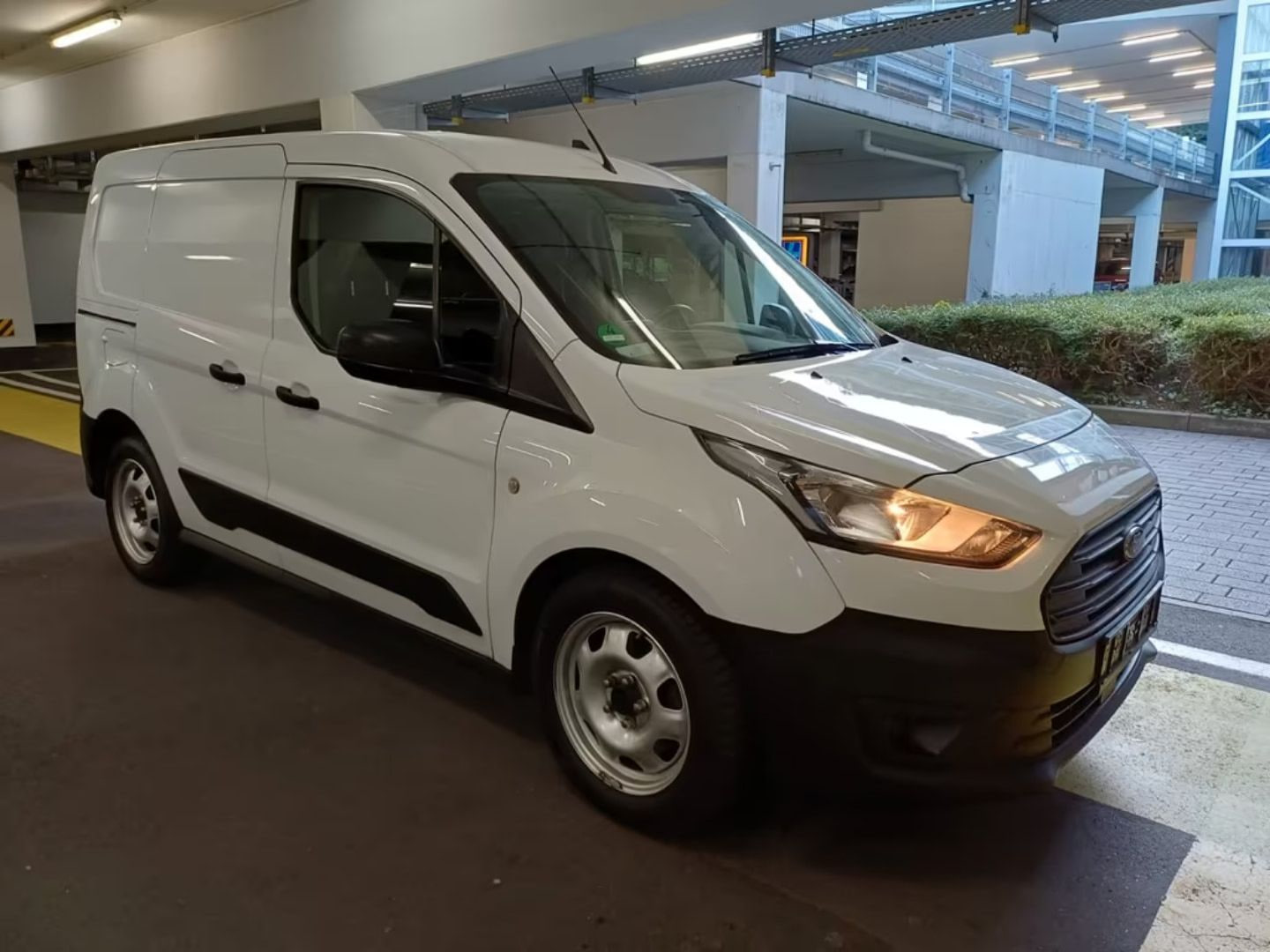 Ford Transit Connect — фото 14